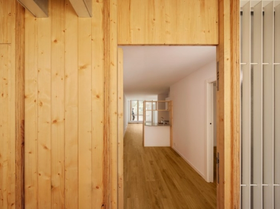 Fabra & Coats: transformación de la nave de almacenaje de hilo en un complejo de vivienda social y equipamiento para la colla castellera Jove de Barcelona